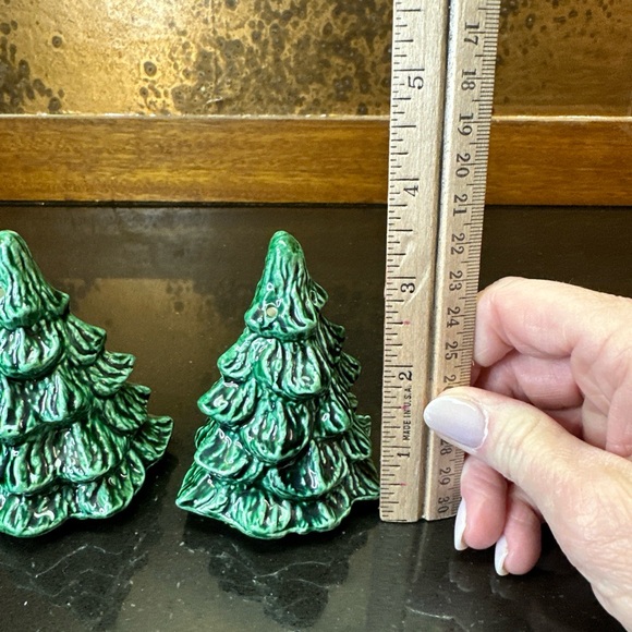 Nowell’s Mold Ceramic Christmas Tree Salt And Pepper Shakers - Picture 8 of 9